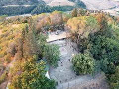 Cisterne romane, sepolture di alto rango e le conseguenze del crollo di una chiesa: ecco le nuove cronache dello scavo di Santa Mustiola