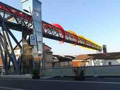 Attivati i tre ascensori del sovrappasso pedonale